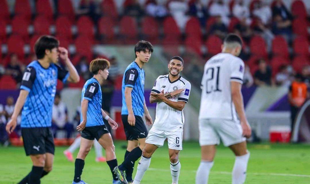 东亚足球赛事中的一场紧张对决即将上演