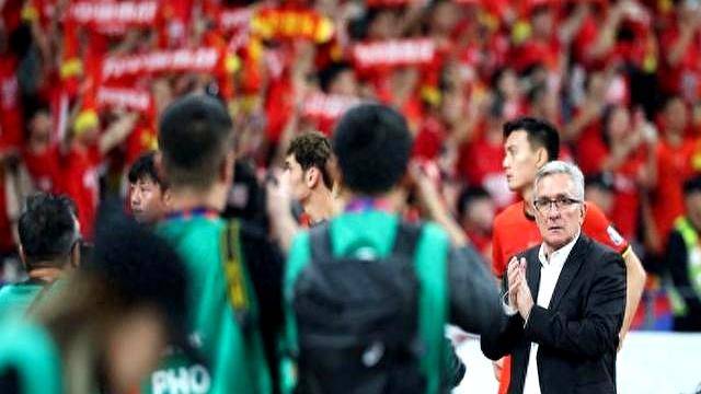 突发事件：球员因伤退出重要比赛的简单介绍